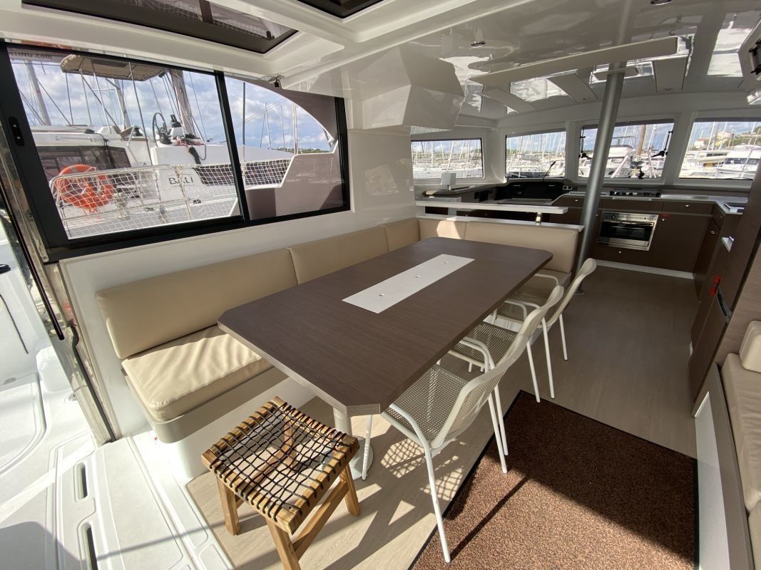 Bali Catspace | Viola