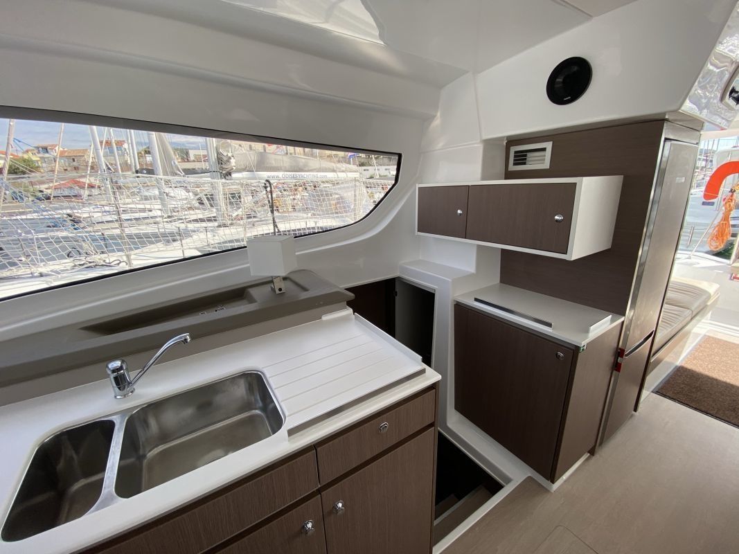 Bali Catspace | Viola