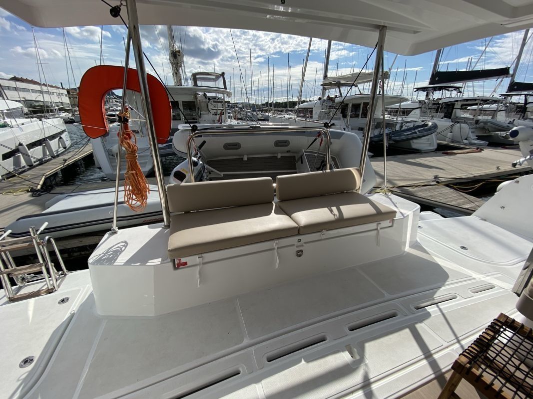 Bali Catspace | Viola