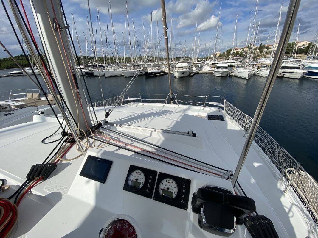 Bali Catspace | Viola