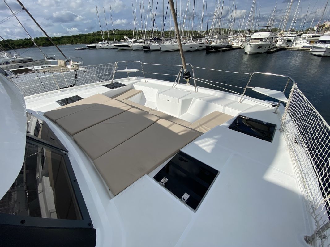 Bali Catspace | Viola