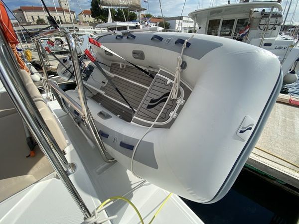 Bali Catspace | Viola