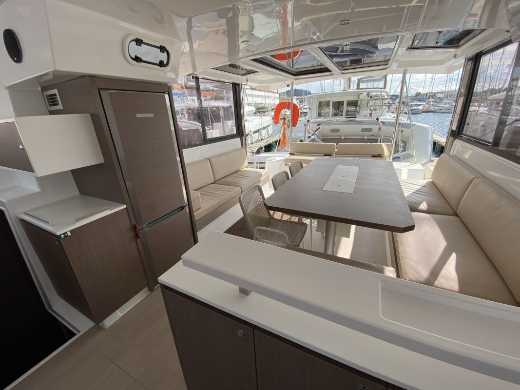 Bali Catspace | Viola