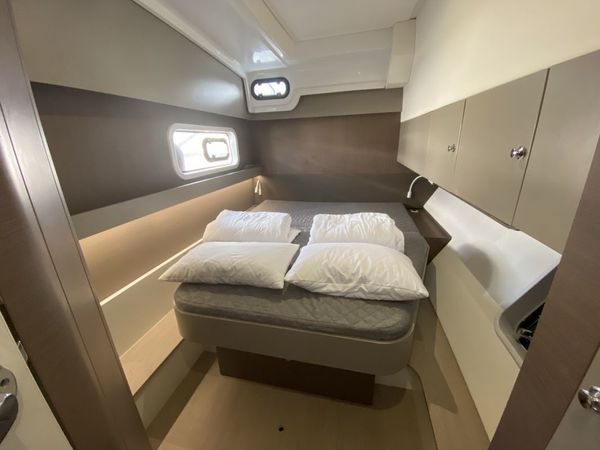 Bali Catspace | Viola