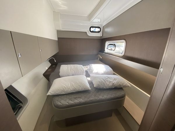 Bali Catspace | Viola