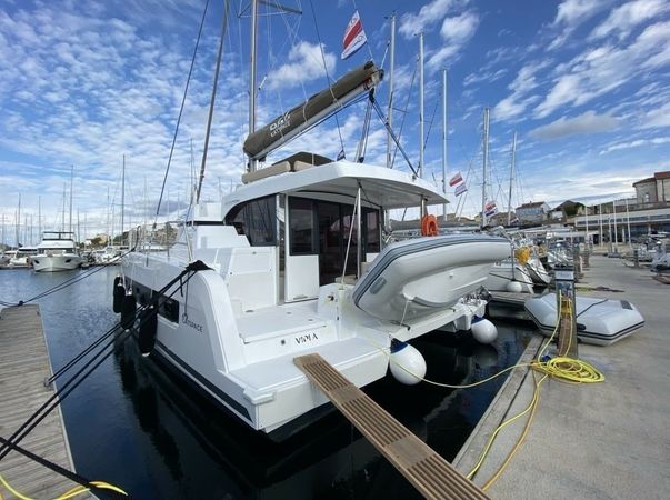 Bali Catspace | Viola