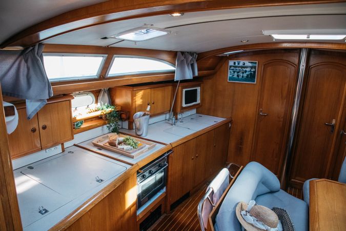 Jeanneau Sun Odyssey 45 | Barefoot