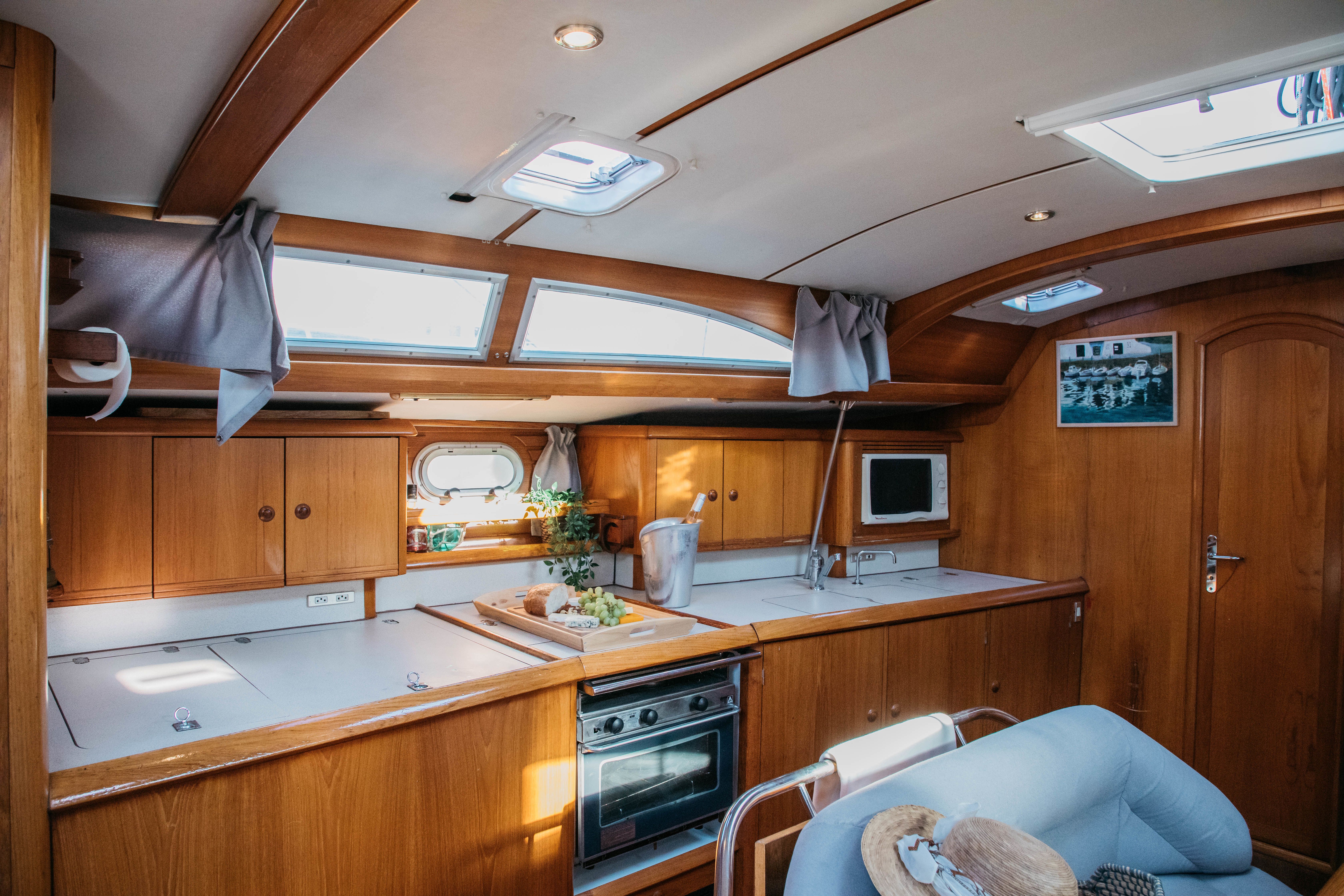 Jeanneau Sun Odyssey 45 | Barefoot