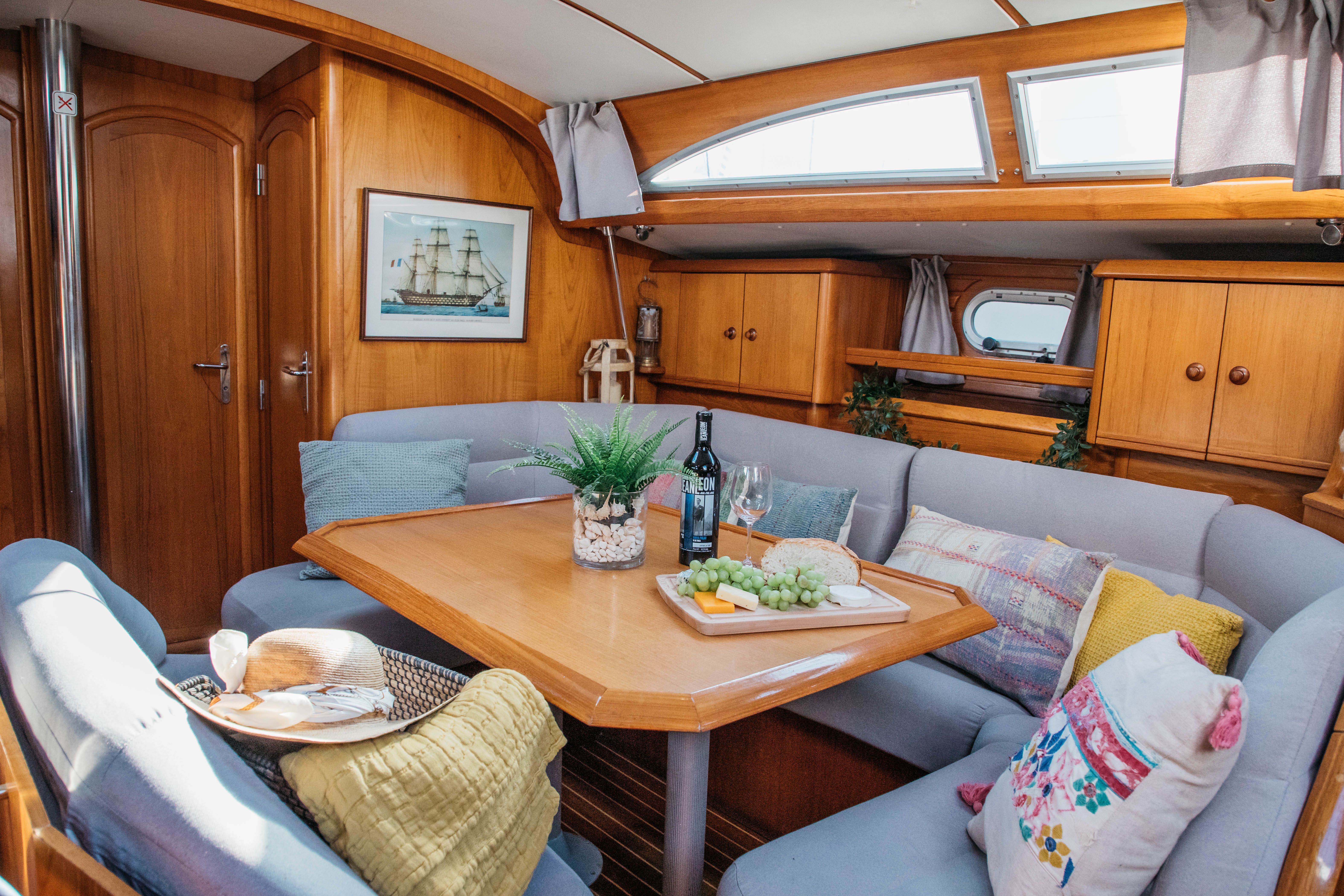 Jeanneau Sun Odyssey 45 | Barefoot