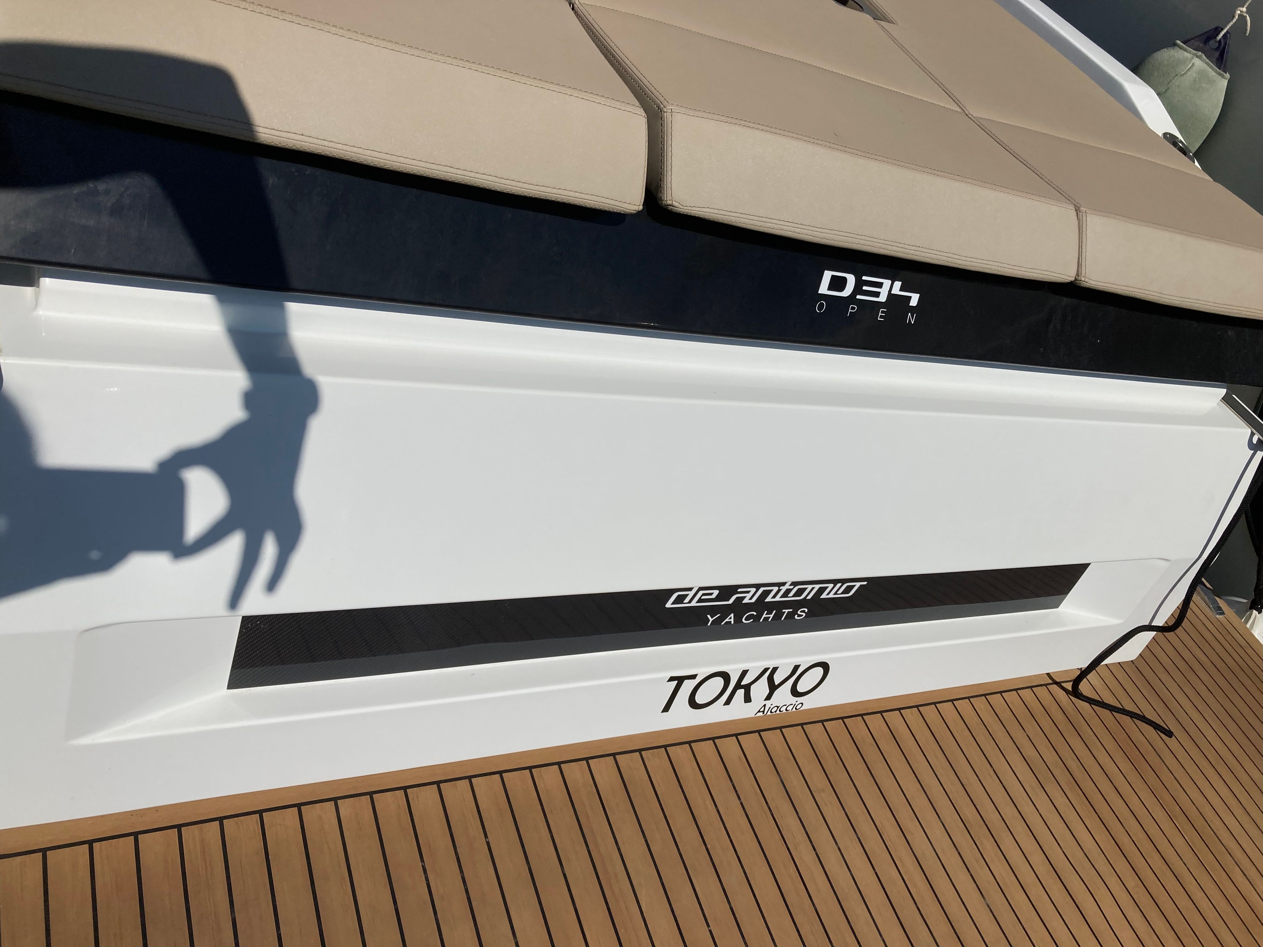 De Antonio 34 | Tokyo