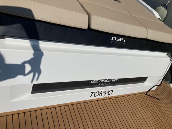 De Antonio 34 | Tokyo