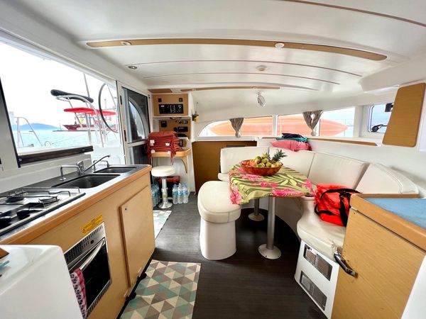 Lagoon 380 S2 | Poe Maia