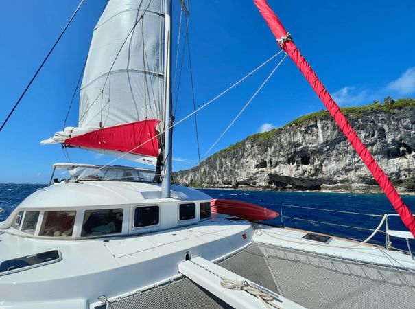 Lagoon 380 S2 | Poe Vai