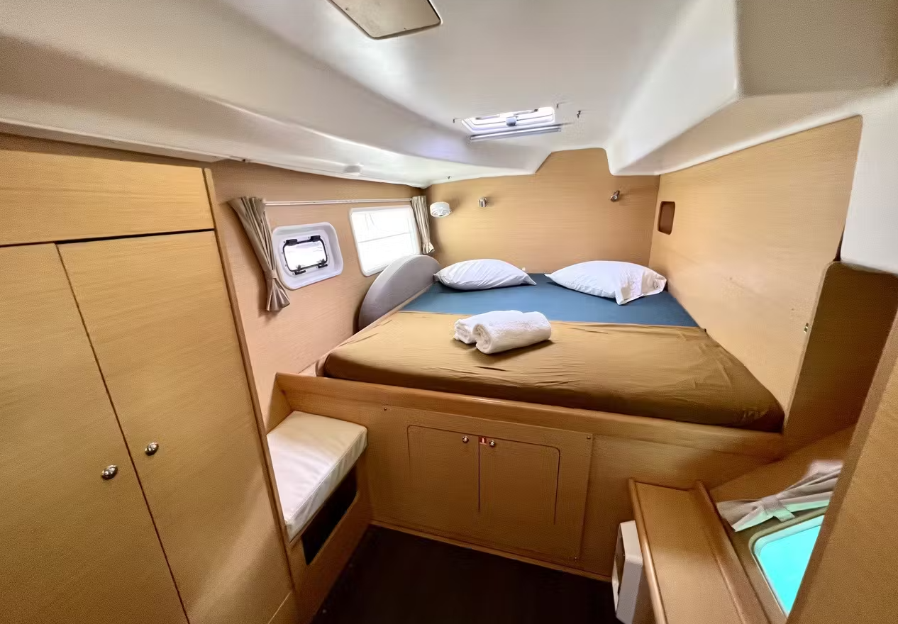 Lagoon 380 S2 | Poe Vai