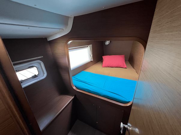 Lagoon 380 S2 | Poe Nina