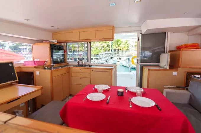 Lagoon 400 S2 | Poe Miti