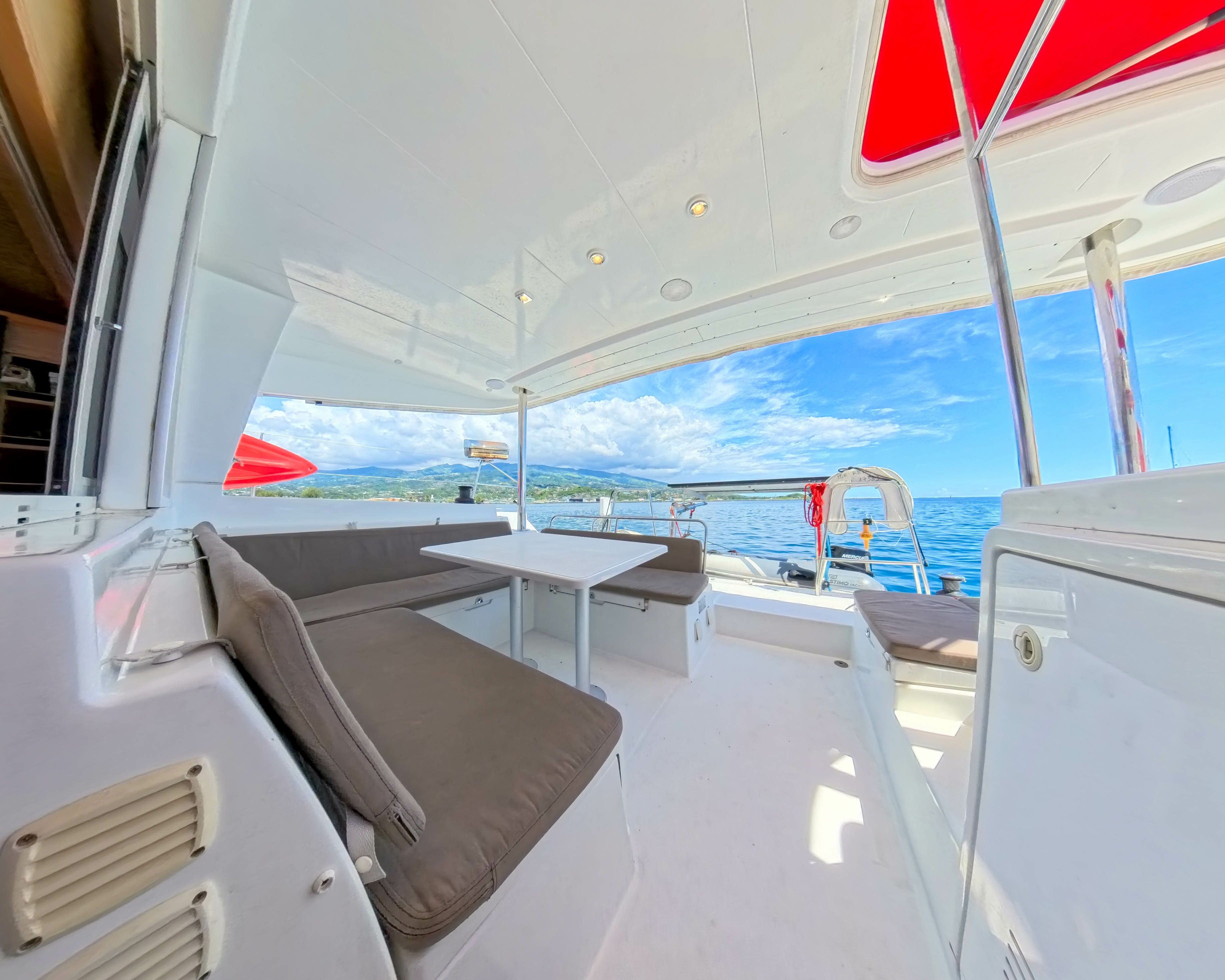 Lagoon 400 S2 | Poe Reva