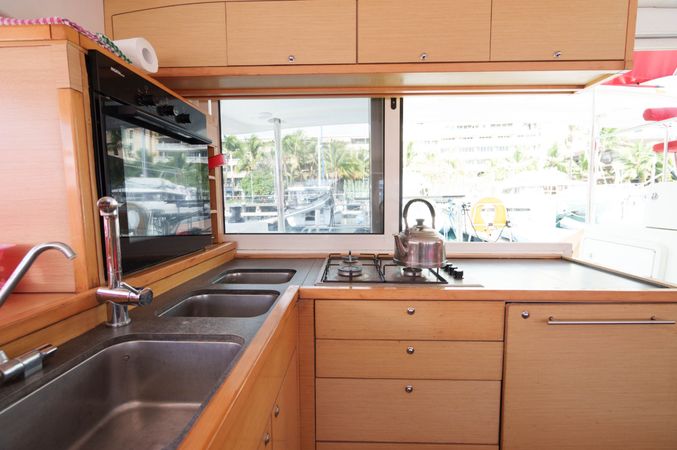 Lagoon 400 S2 | Poe Reva