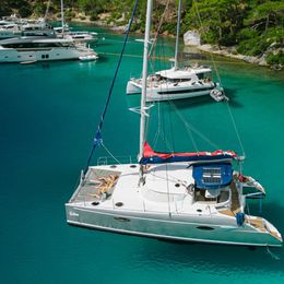 Fountaine Pajot Lavezzi 40 | Odinn