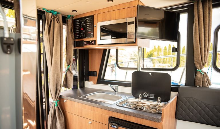 Cobra Yachts 40 | Haholo