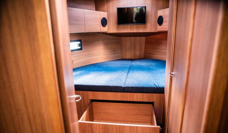 Cobra Yachts 40 | Haholo