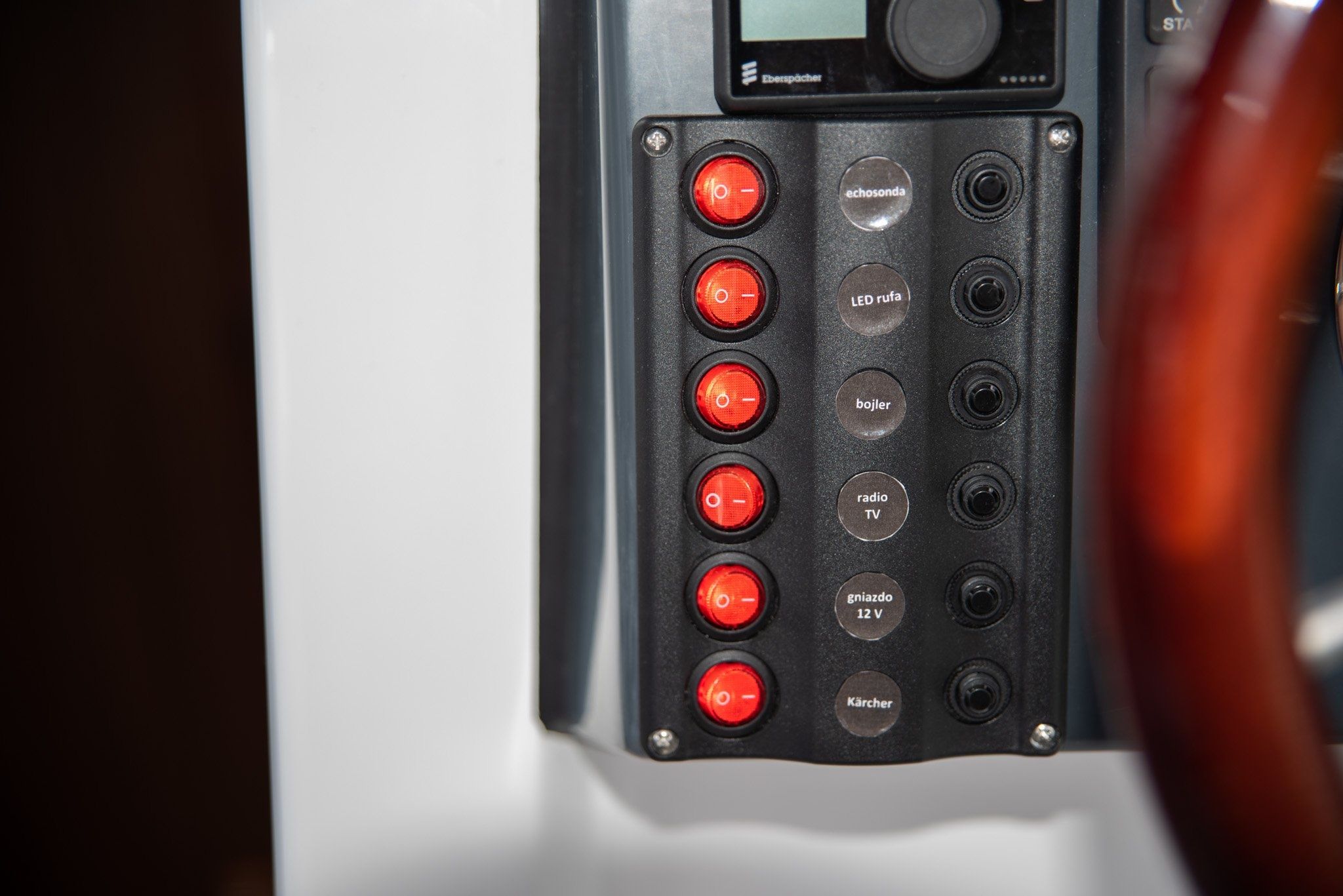 Platinum 989 | Layla