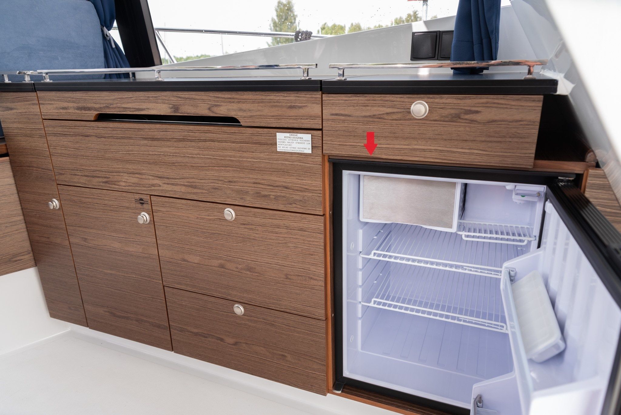 Platinum 989 | Layla