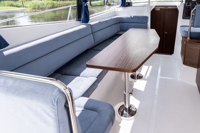 Platinum 989 | Layla