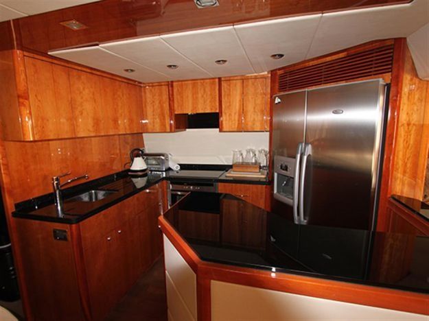 Sunseeker Manhattan 70 | Jupju