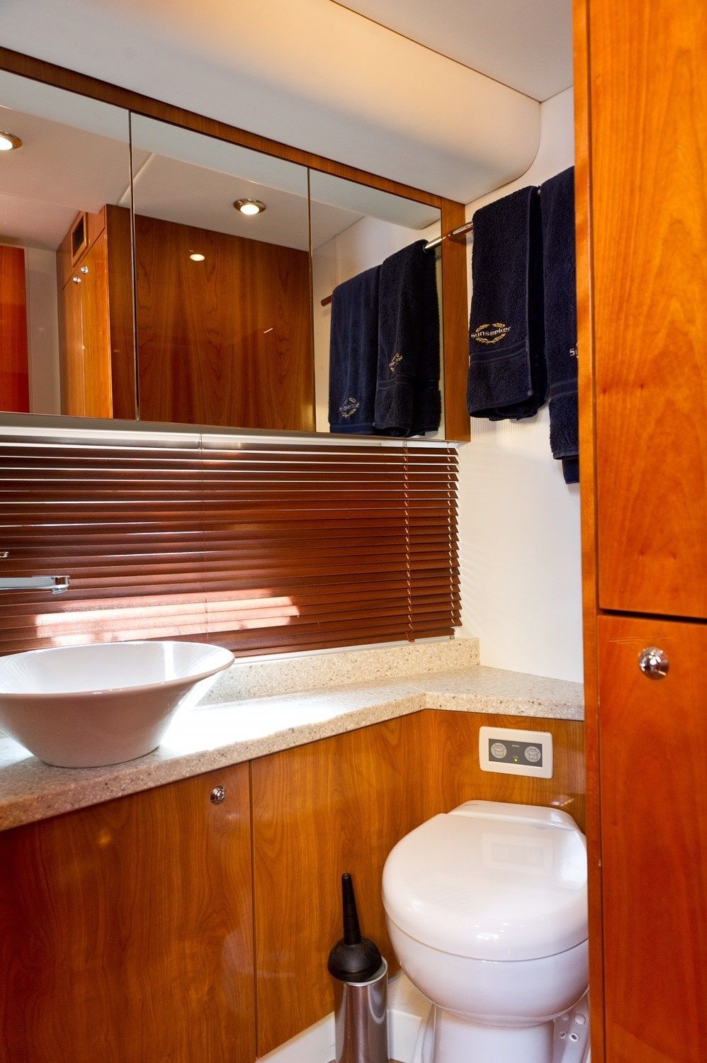 Sunseeker Manhattan 70 | Jupju