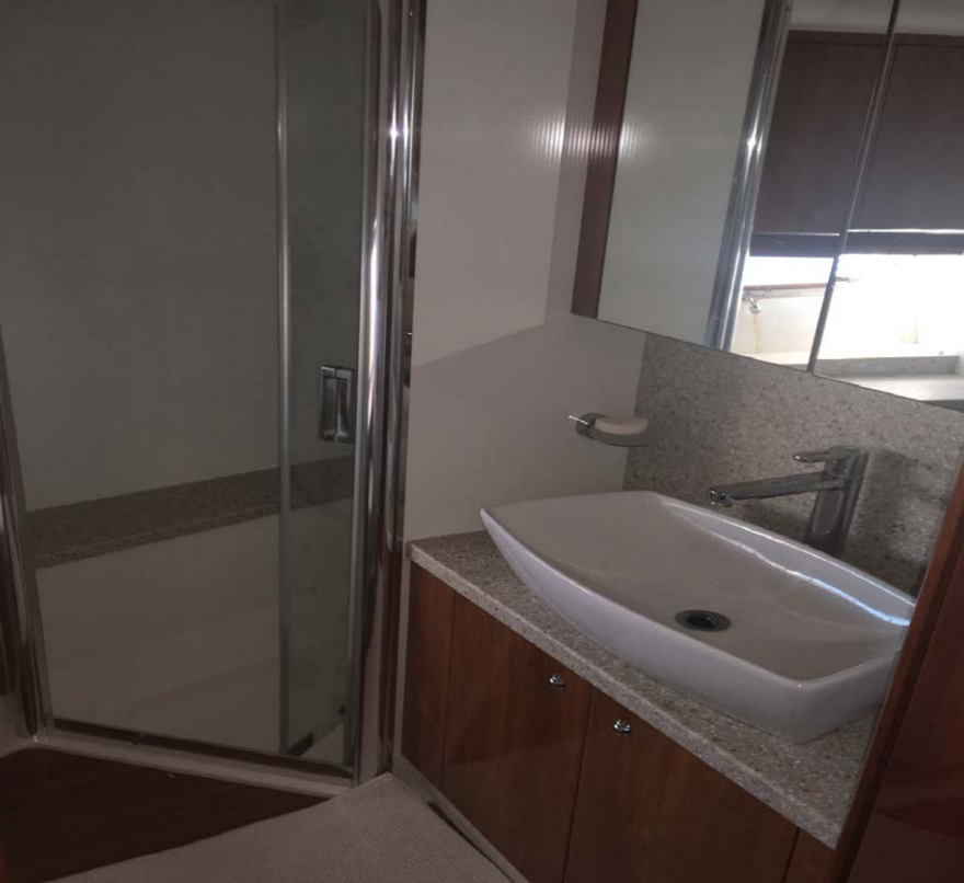 Sunseeker Manhattan 70 | Jupju