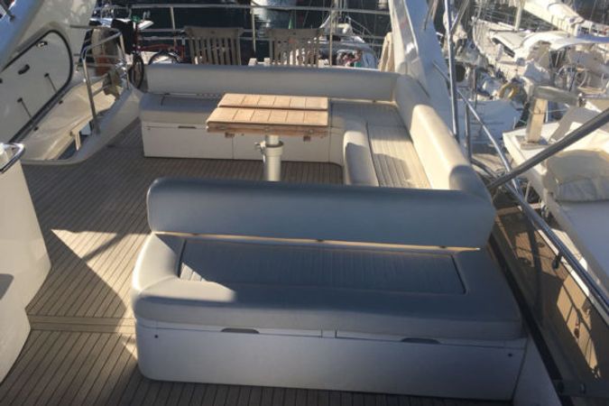 Sunseeker Manhattan 70 | Jupju