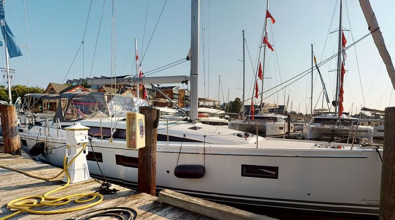 Jeanneau 51 | Recovery Room