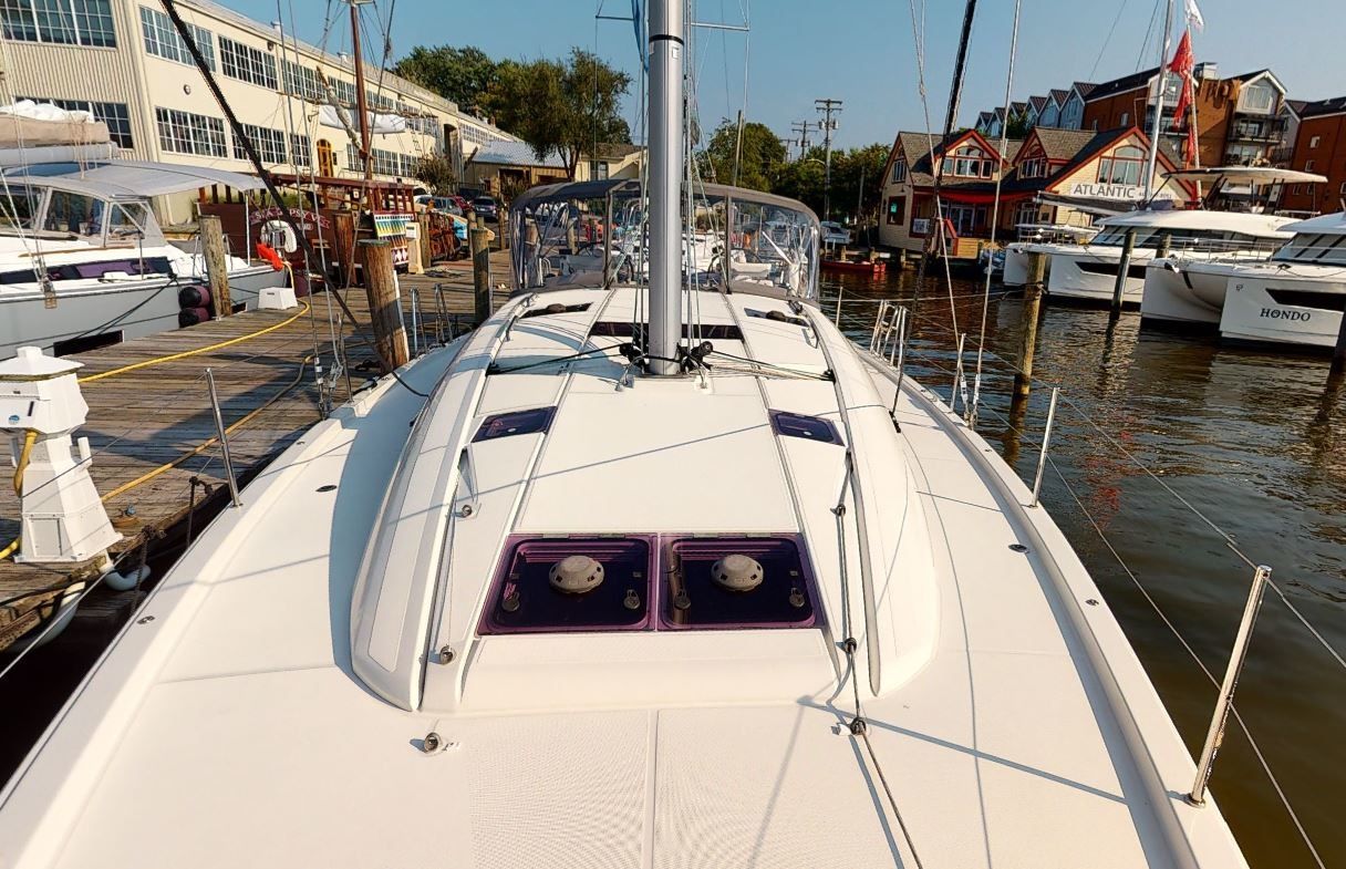 Jeanneau 51 | Recovery Room