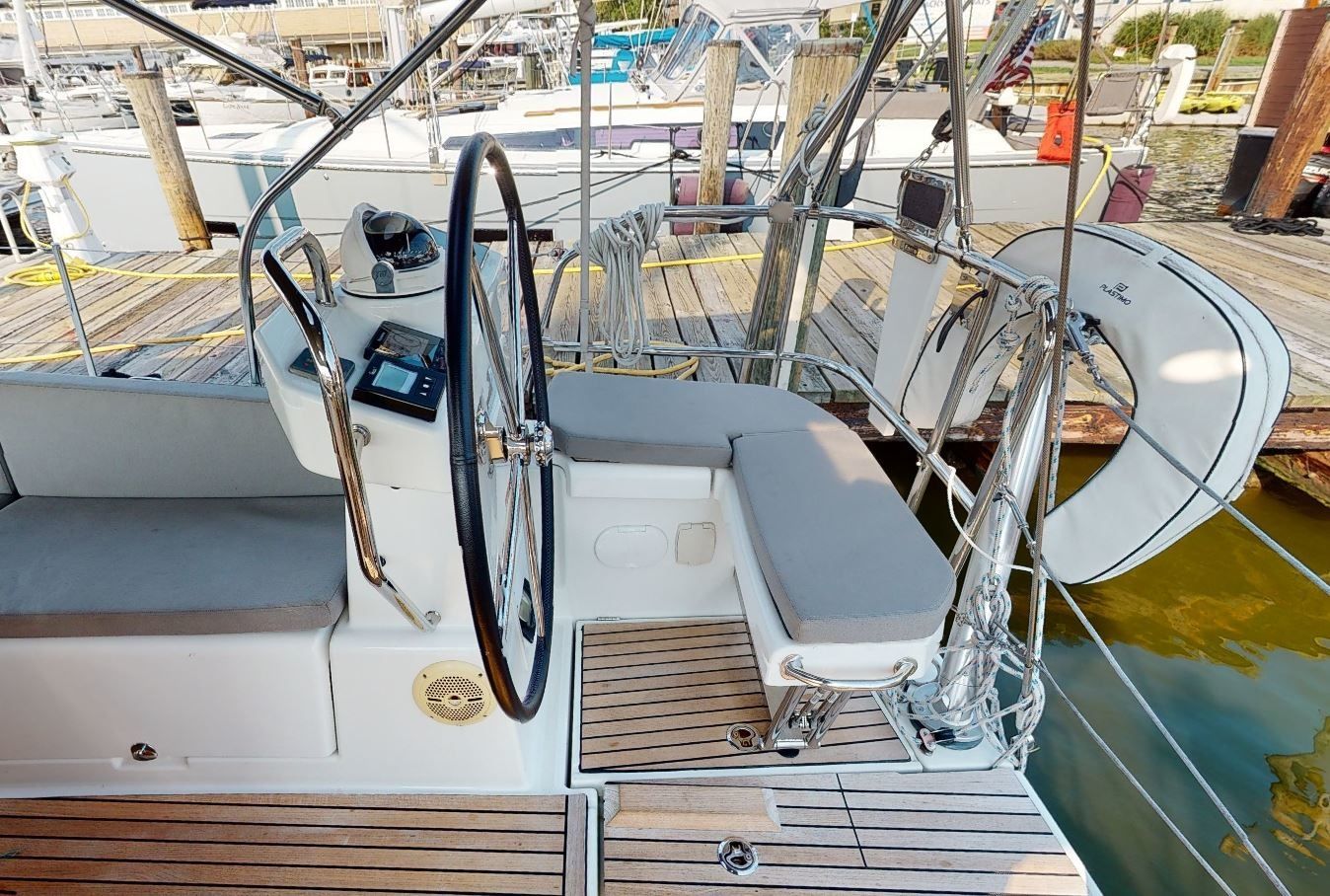 Jeanneau 51 | Recovery Room