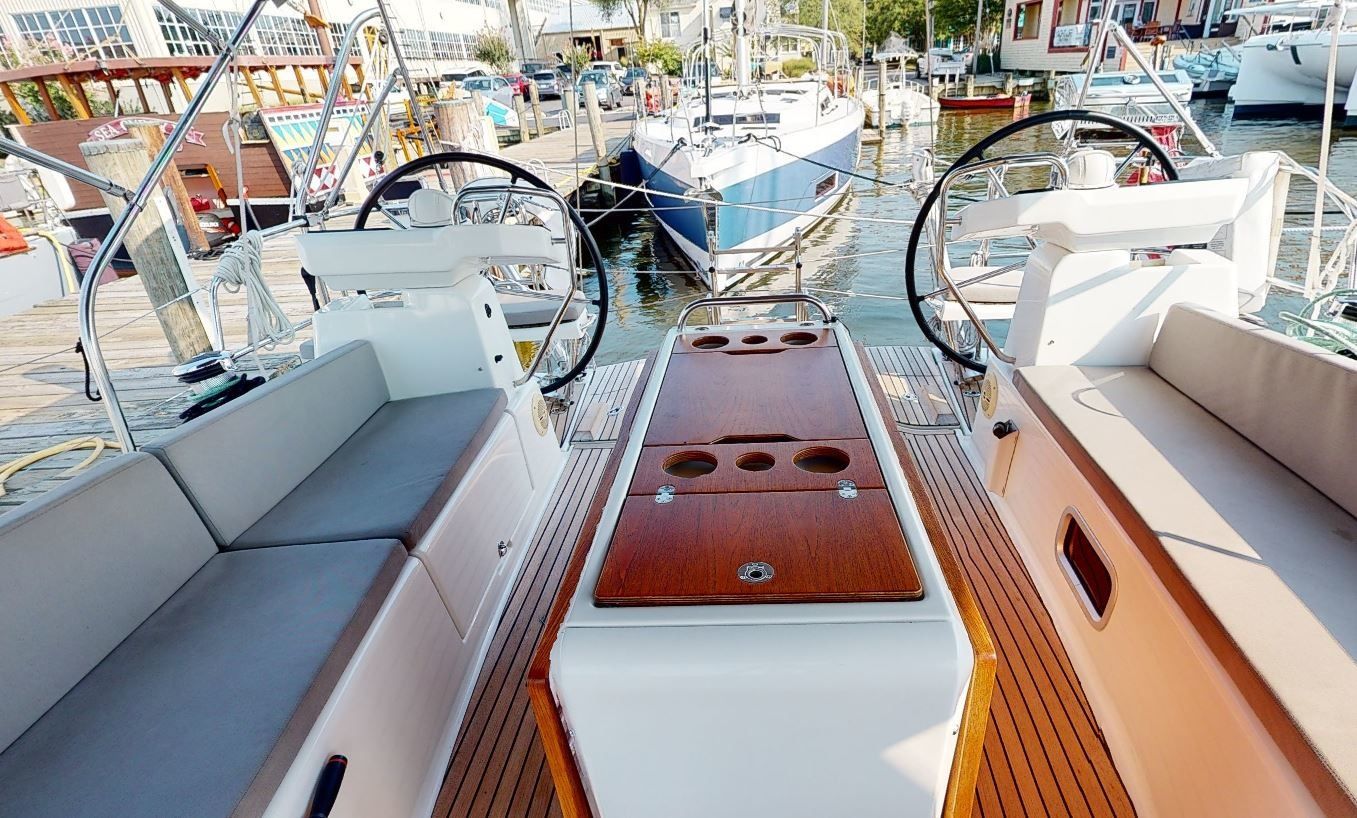 Jeanneau 51 | Recovery Room