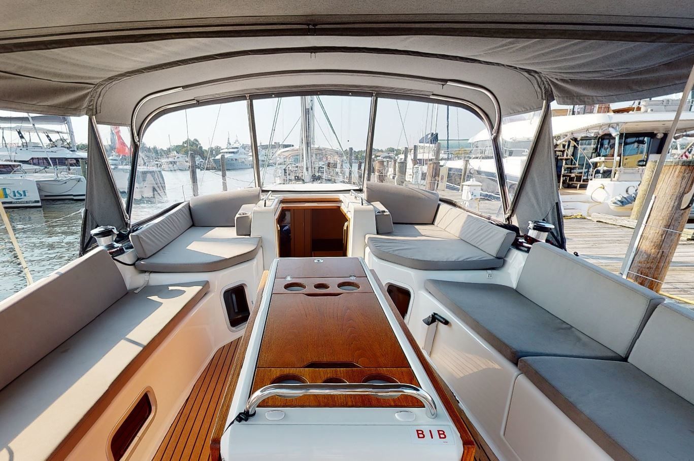 Jeanneau 51 | Recovery Room