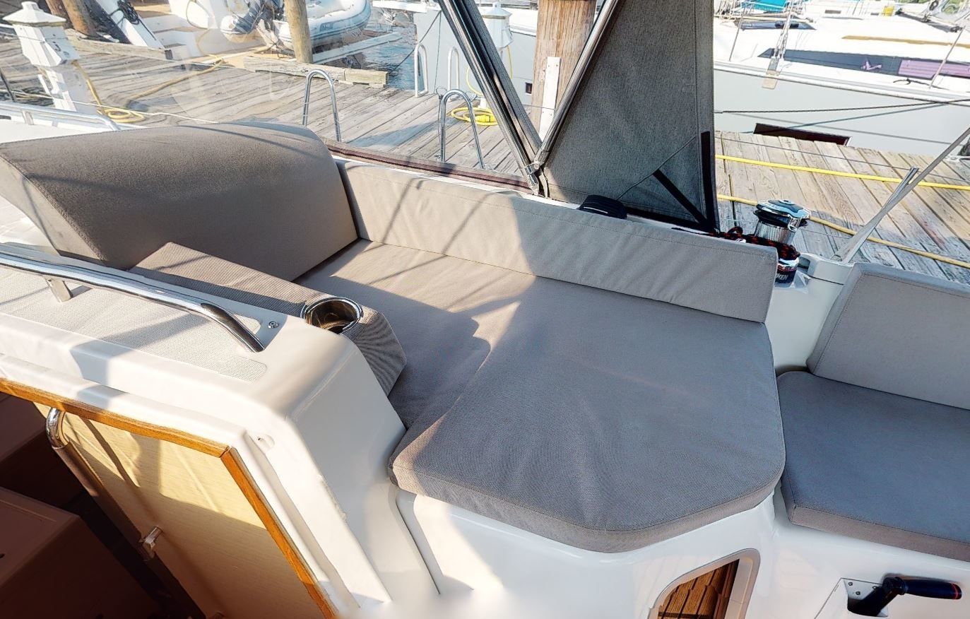 Jeanneau 51 | Recovery Room