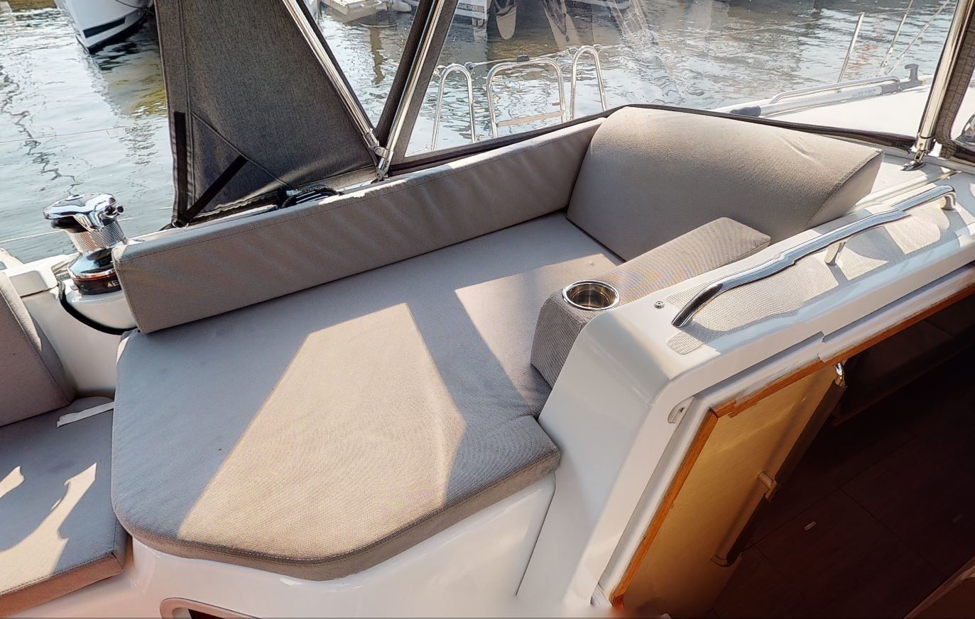 Jeanneau 51 | Recovery Room