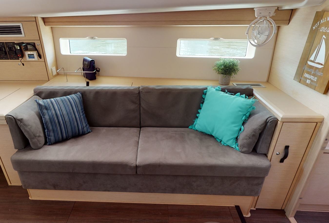 Jeanneau 51 | Recovery Room