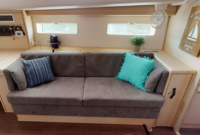 Jeanneau 51 | Recovery Room