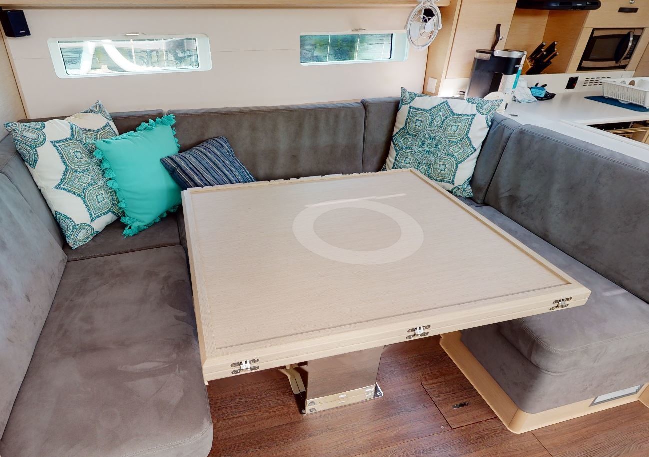 Jeanneau 51 | Recovery Room