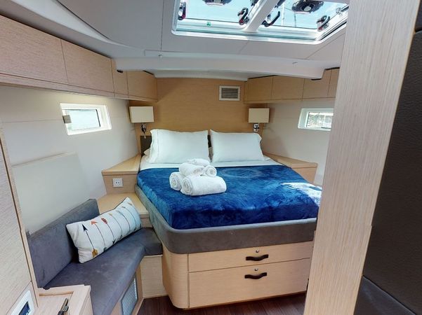 Jeanneau 51 | Recovery Room