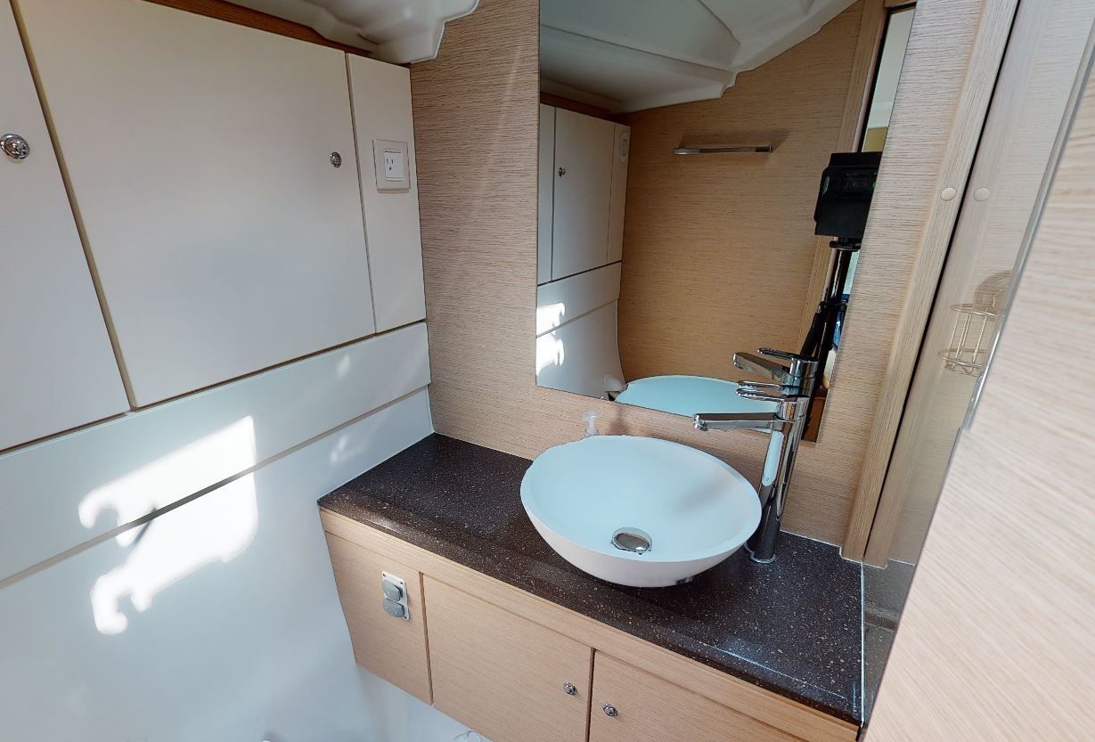 Jeanneau 51 | Recovery Room