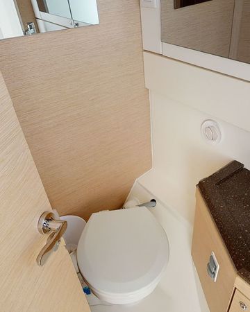 Jeanneau 51 | Recovery Room