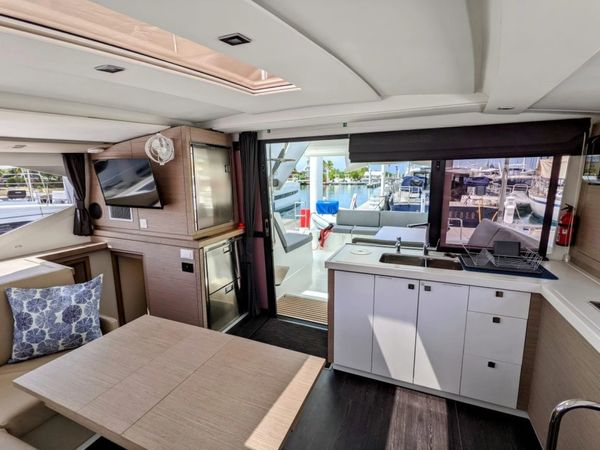 Fountaine Pajot Lucia 40 | Infinite Blue