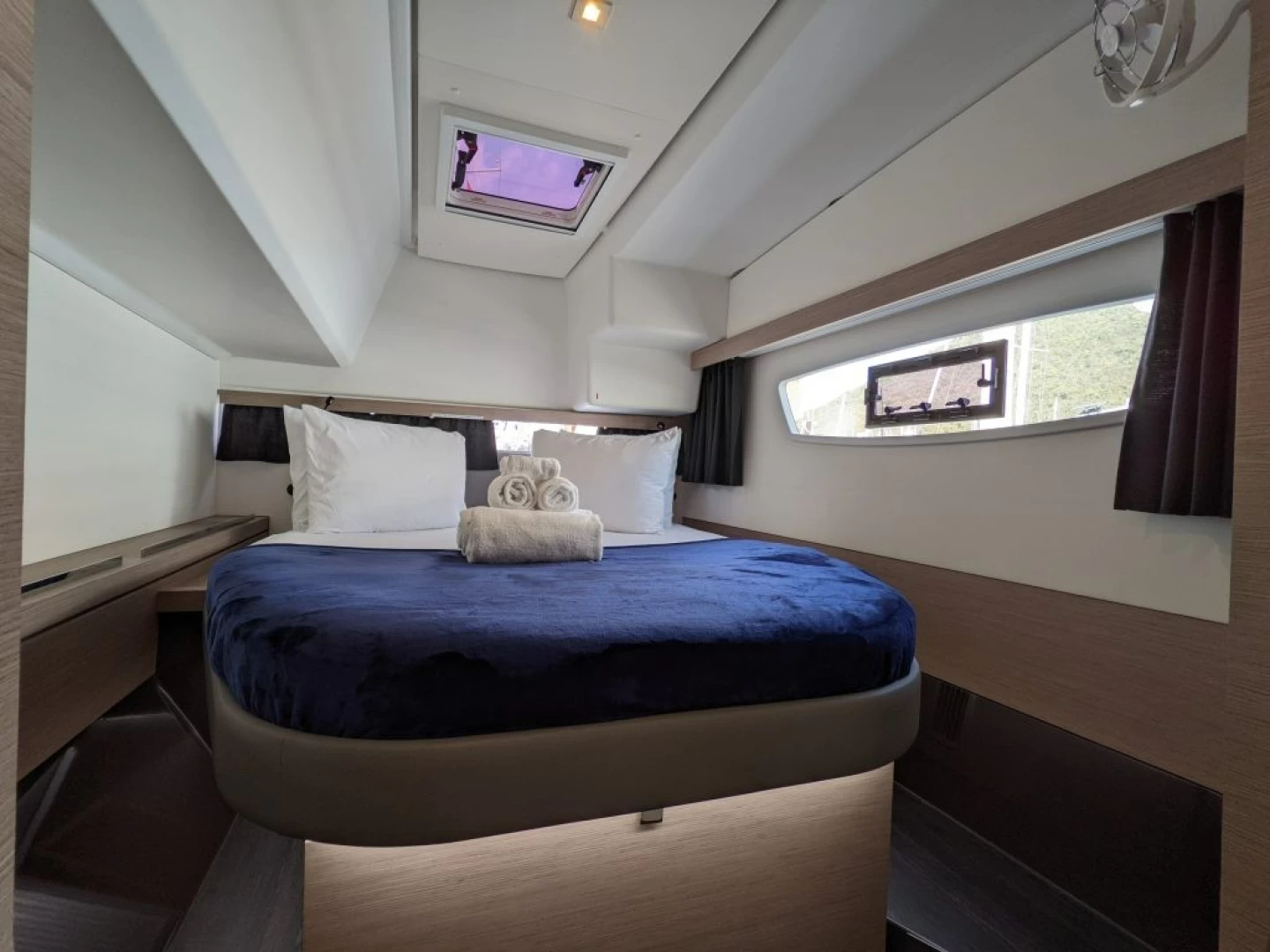 Fountaine Pajot Lucia 40 | Infinite Blue