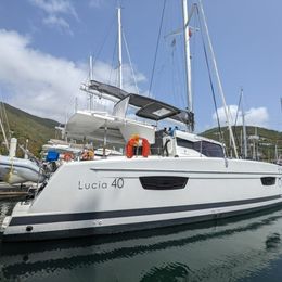 Fountaine Pajot Lucia 40 | Infinite Blue