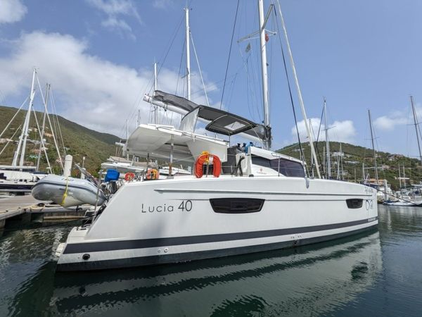 Fountaine Pajot Lucia 40 | Infinite Blue
