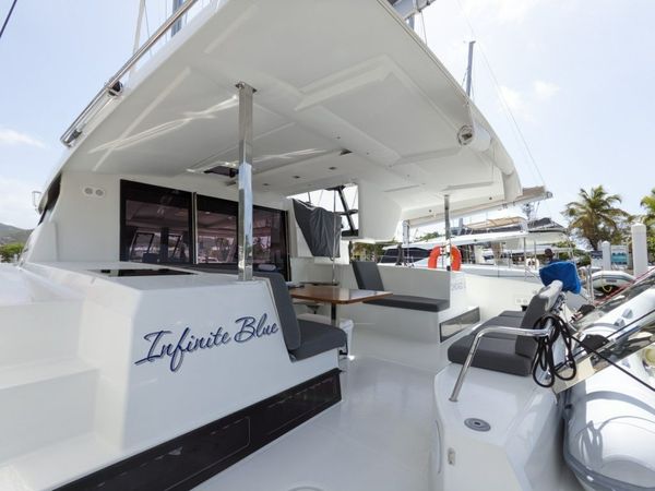 Fountaine Pajot Lucia 40 | Infinite Blue